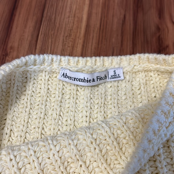 A&F Knit Sleeveless Sweater - Picture 2 of 3